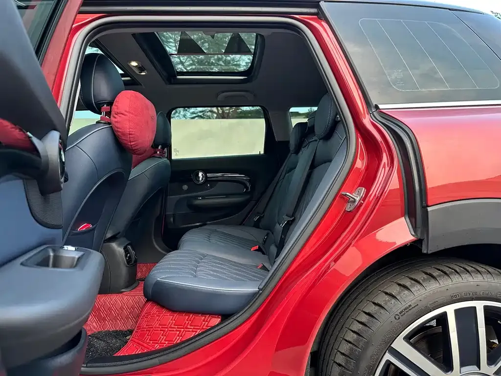 MINI Clubman — фото 2