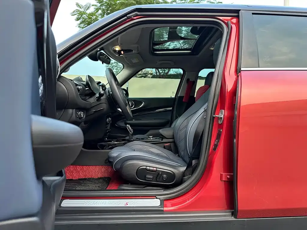 MINI Clubman — фото 3