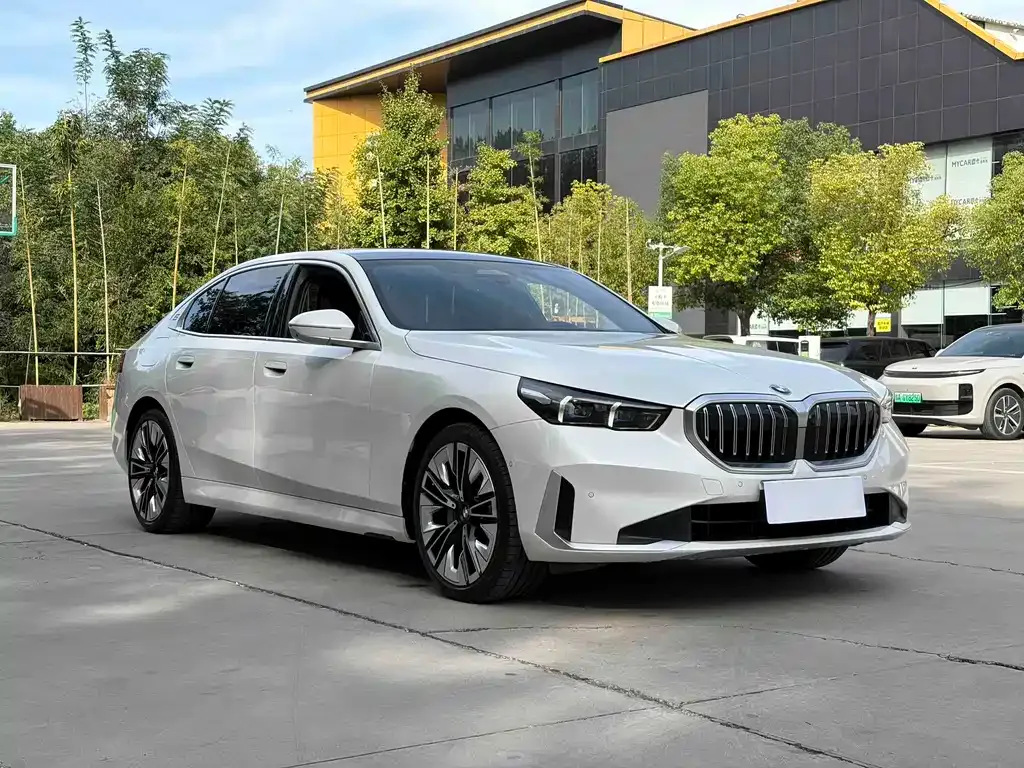 BMW 5 Series — фото 3