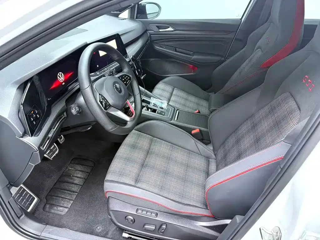 Volkswagen Golf GTI — фото 6