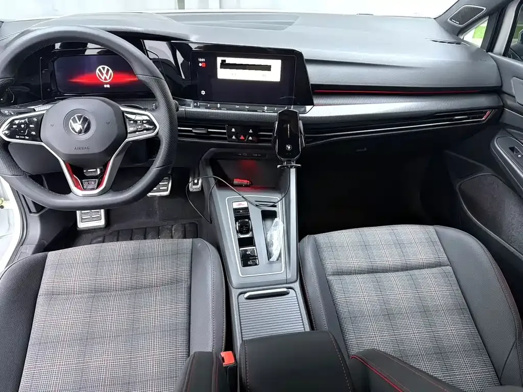 Volkswagen Golf GTI — фото 9