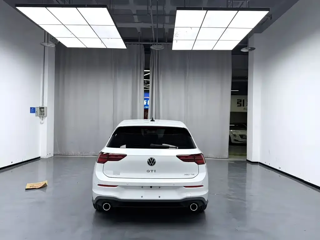 Volkswagen Golf GTI — фото 8