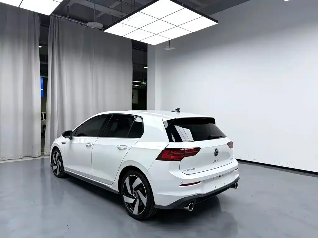 Volkswagen Golf GTI — фото 4