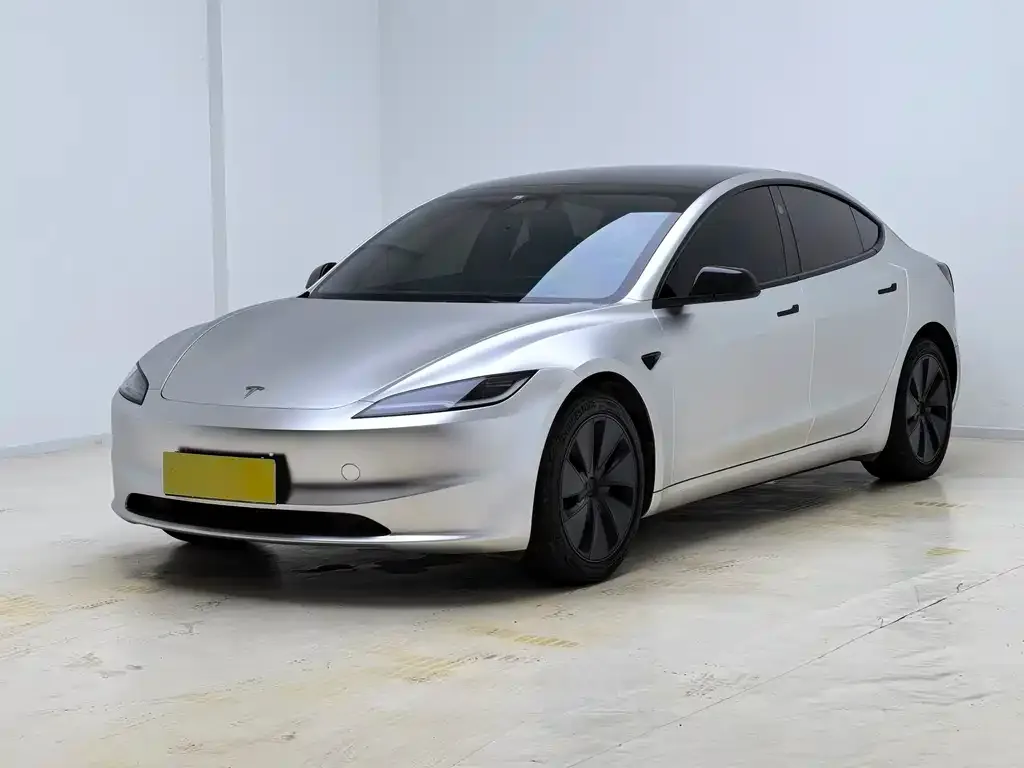 Tesla Model 3 — фото 1