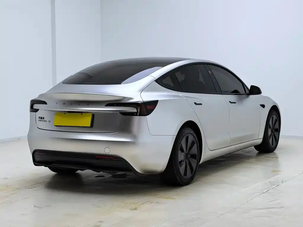 Tesla Model 3 — фото 7