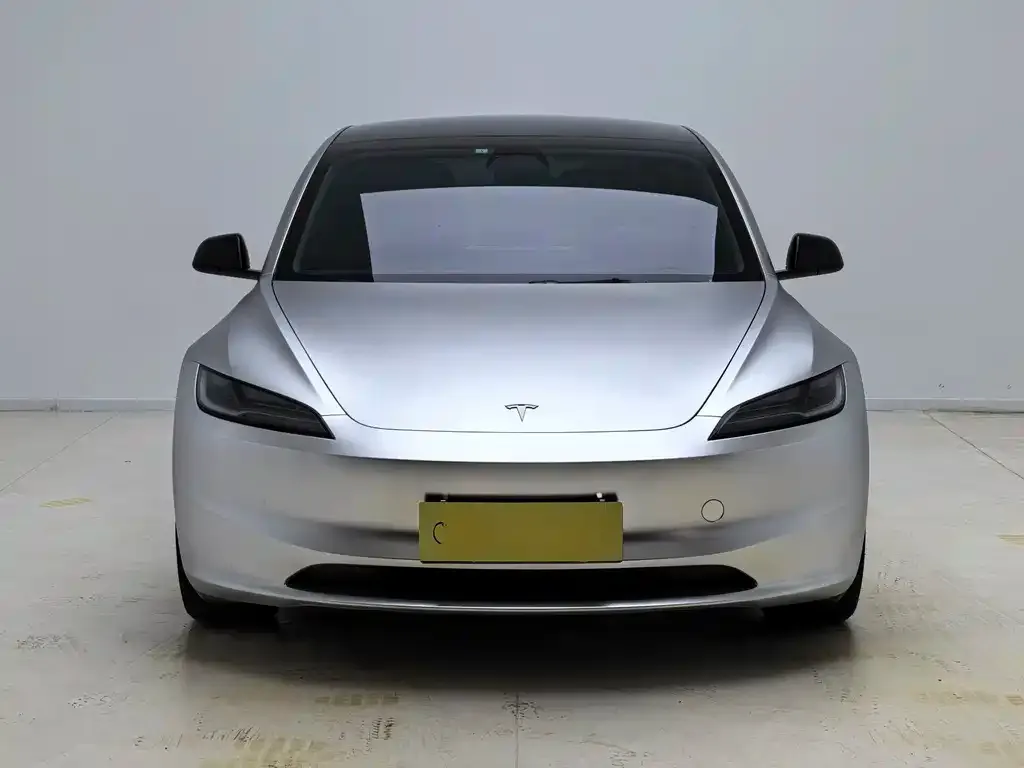 Tesla Model 3 — фото 5