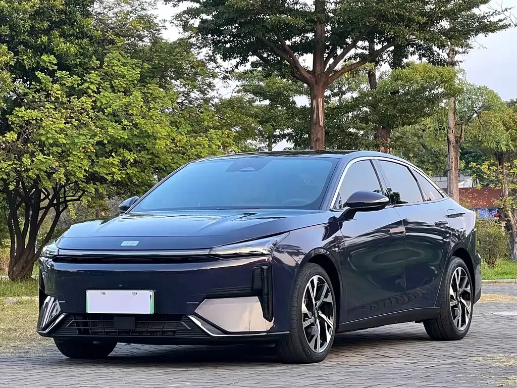 Geely Galaxy L6 — фото 1