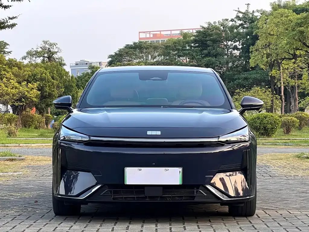 Geely Galaxy L6 — фото 4