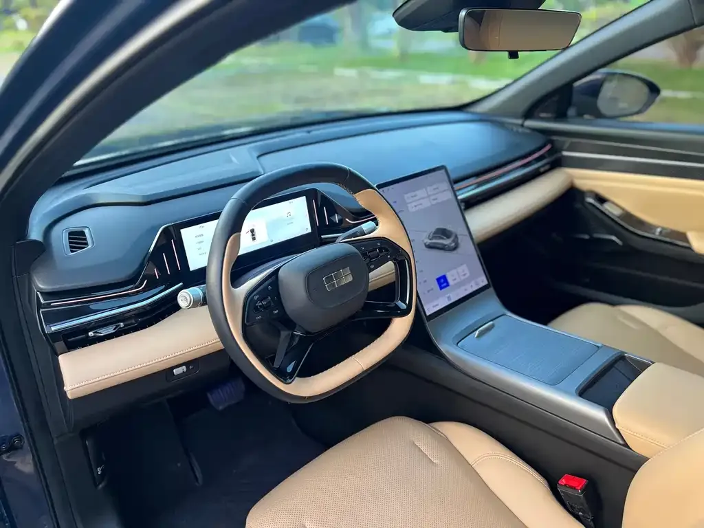 Geely Galaxy L6 — фото 10