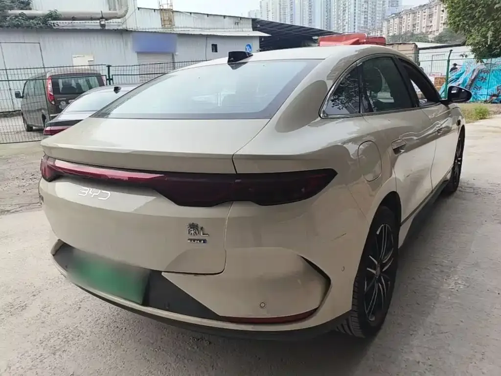 BYD Qin L — фото 2