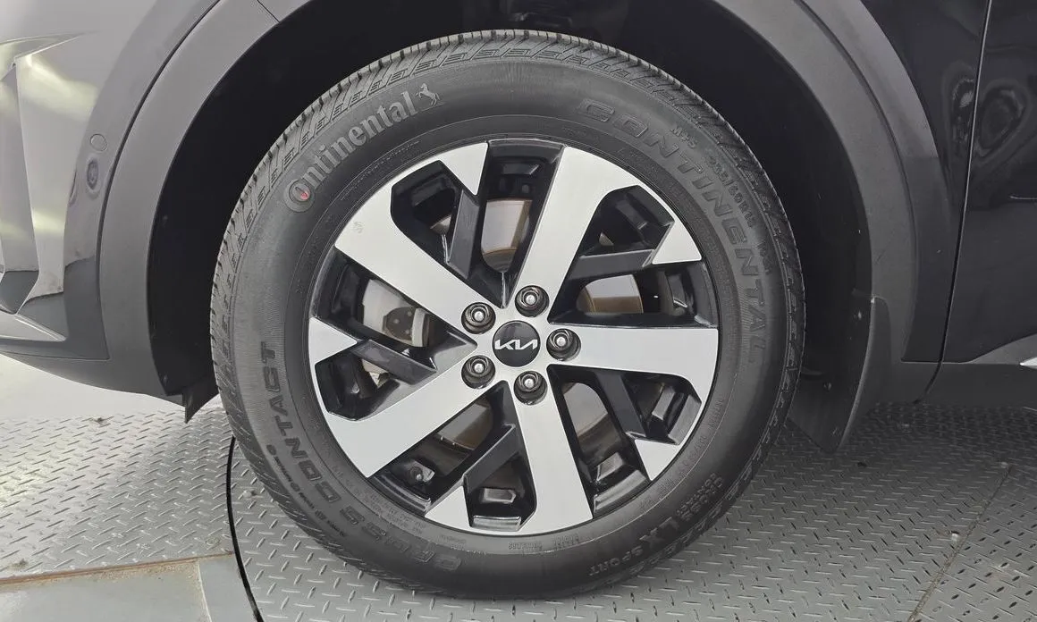 Kia Sorento — фото 7