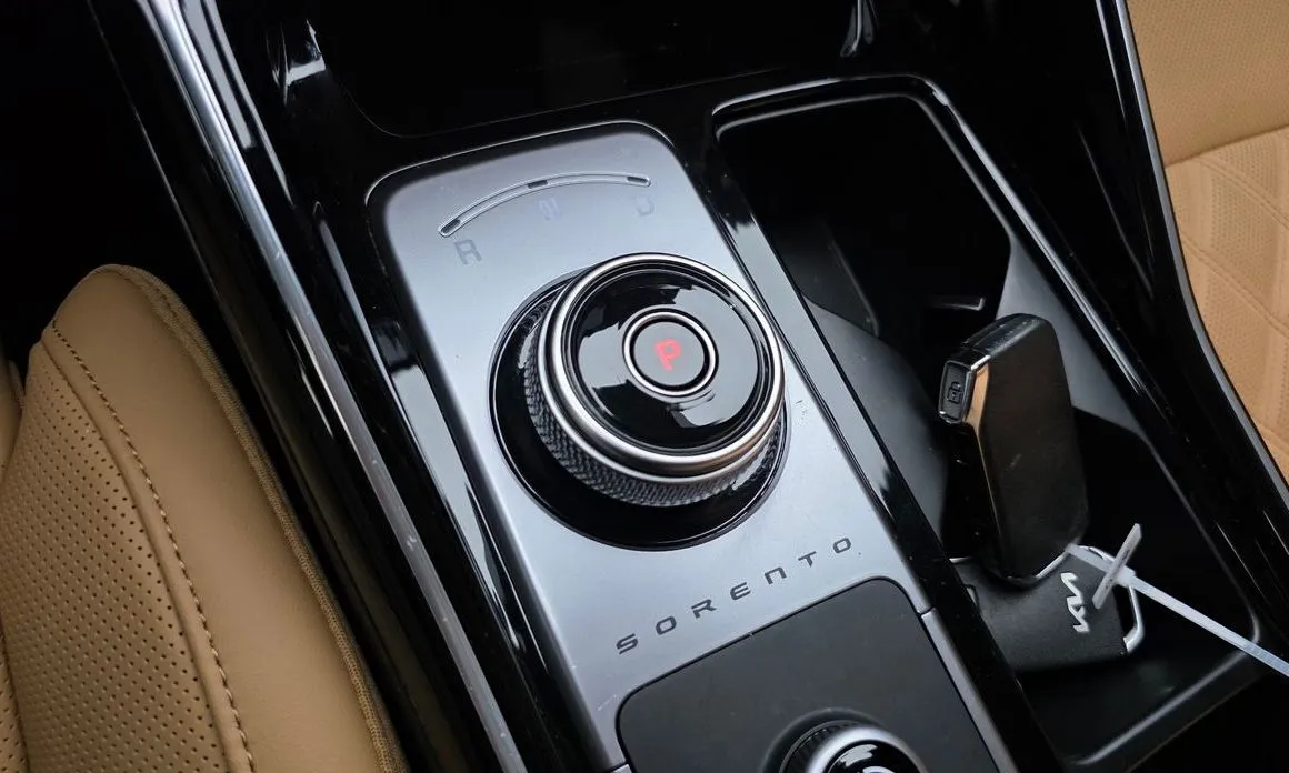 Kia Sorento — фото 9