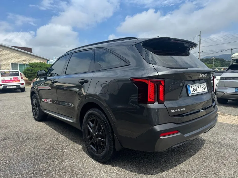 Kia Sorento — фото 8
