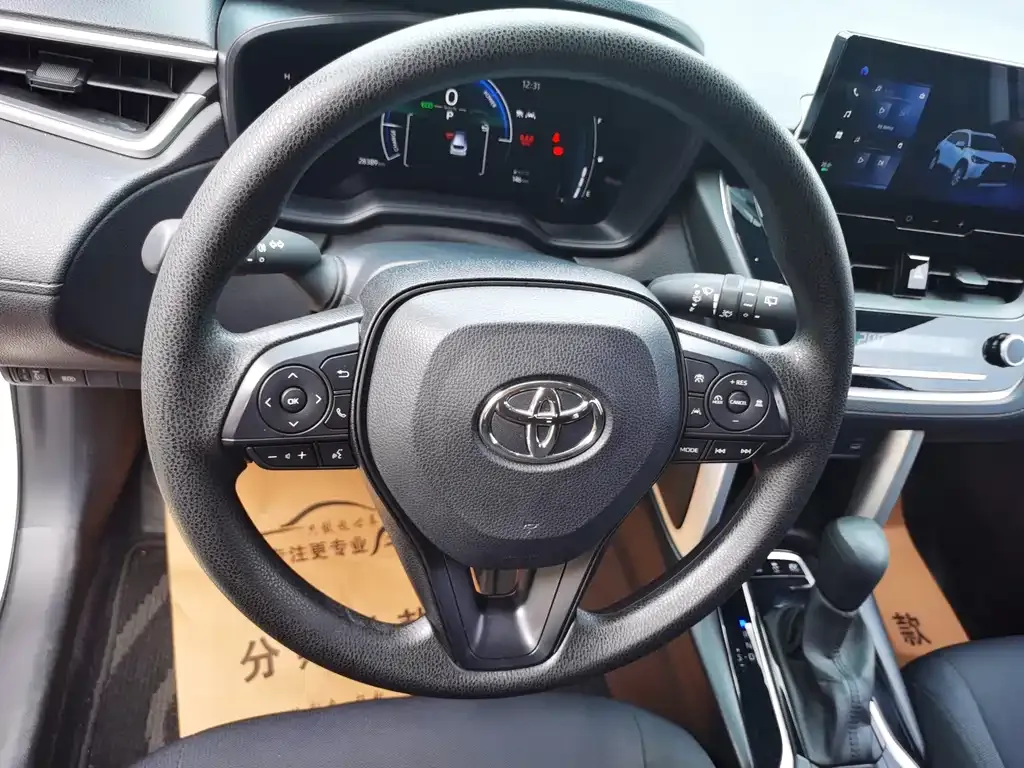 Toyota Corolla Cross — фото 8
