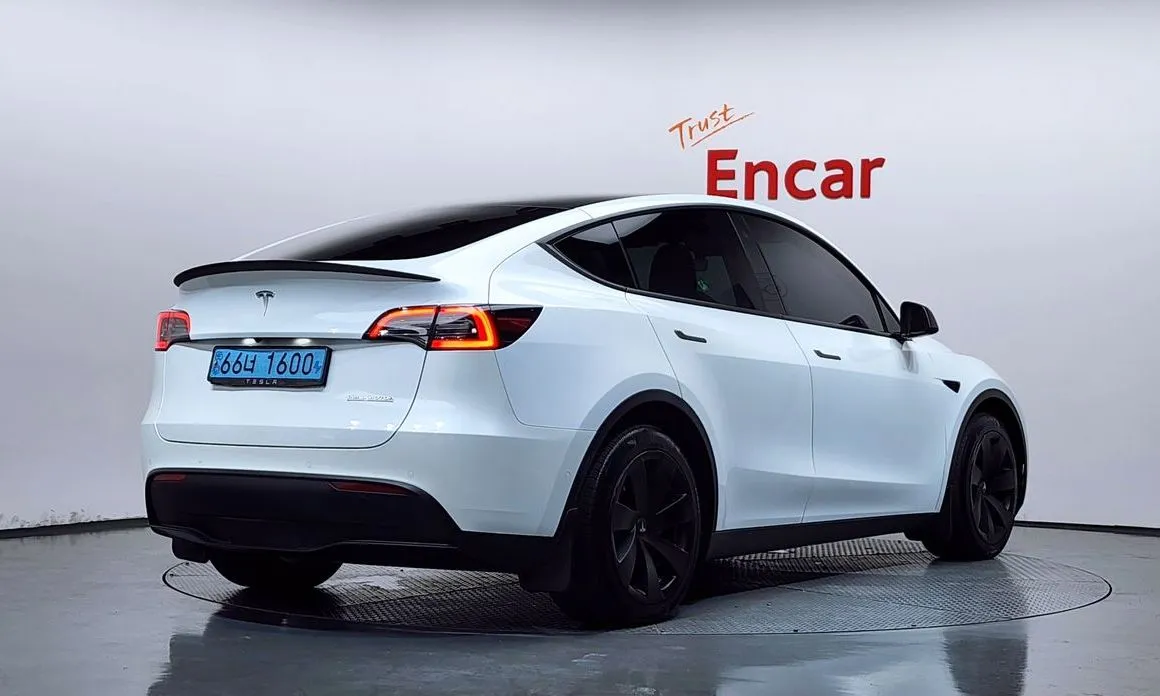 Tesla Model Y — фото 4