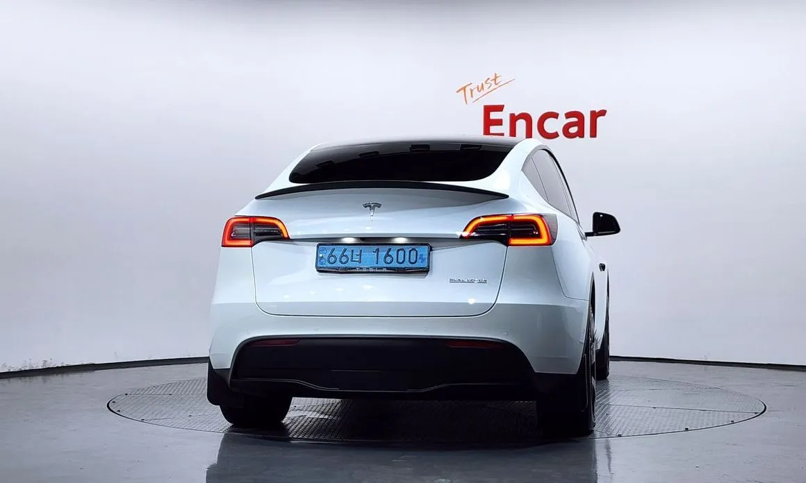 Tesla Model Y — фото 2