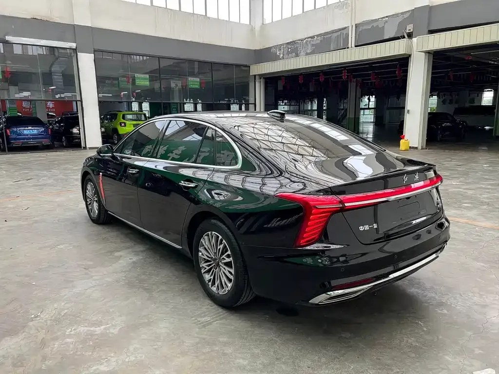 Hongqi H5 — фото 10