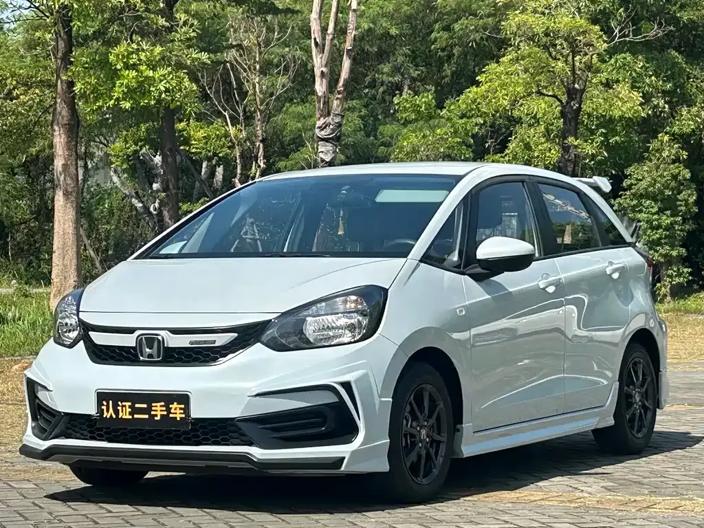 Honda Fit — фото 1