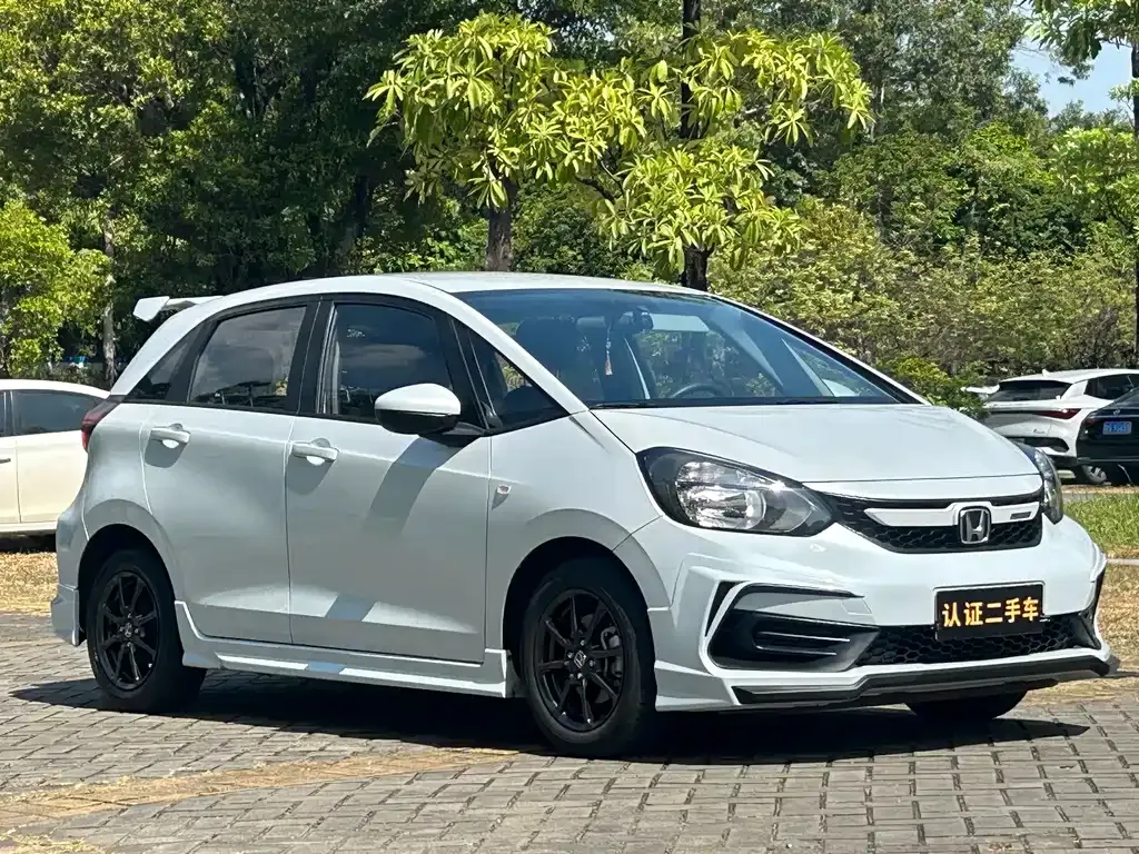 Honda Fit — фото 9