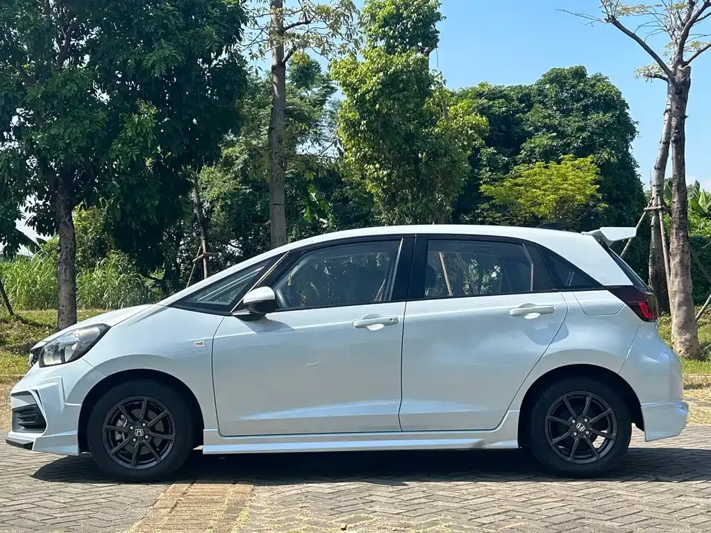 Honda Fit — фото 5