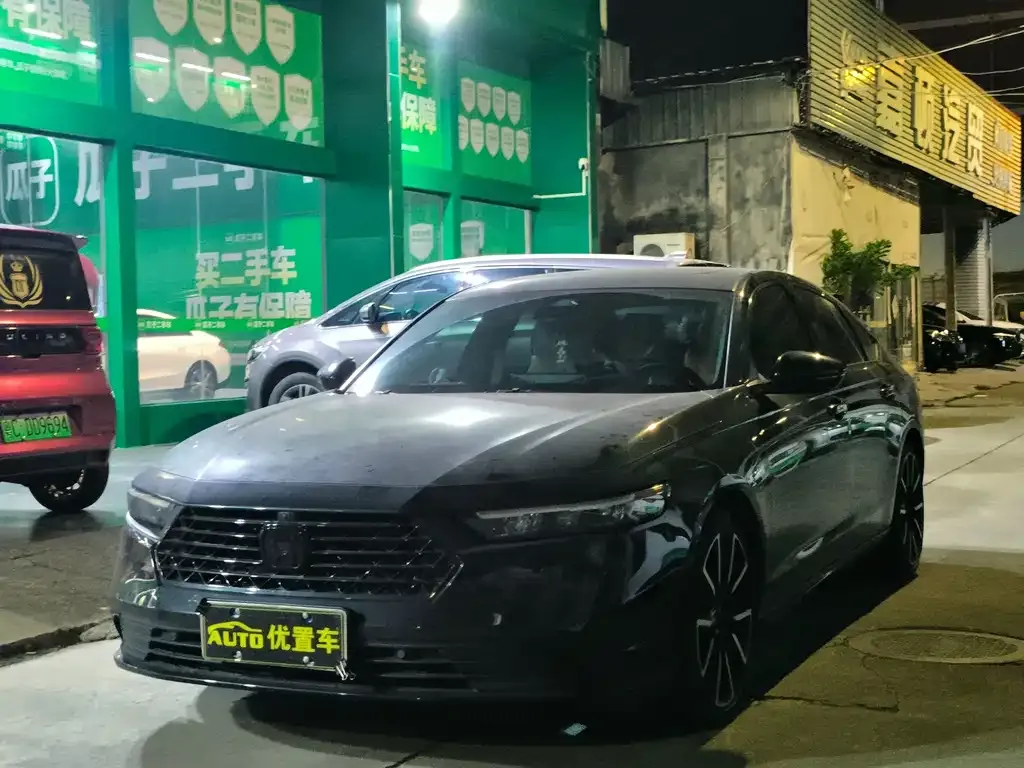 Honda Accord — фото 1