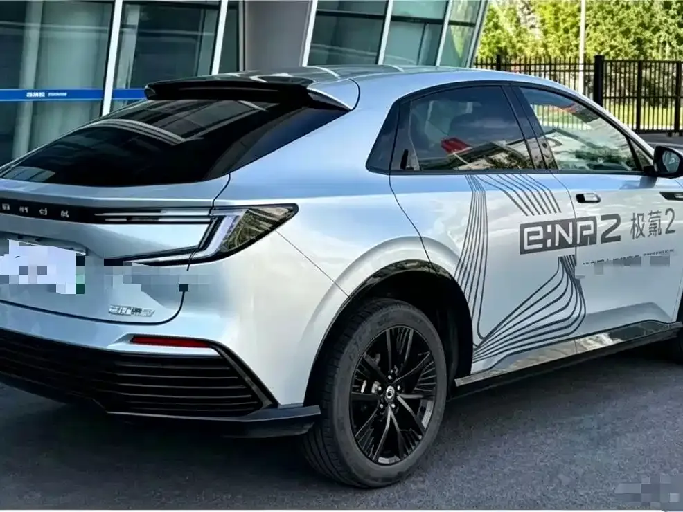 Honda e:NP2 — фото 2