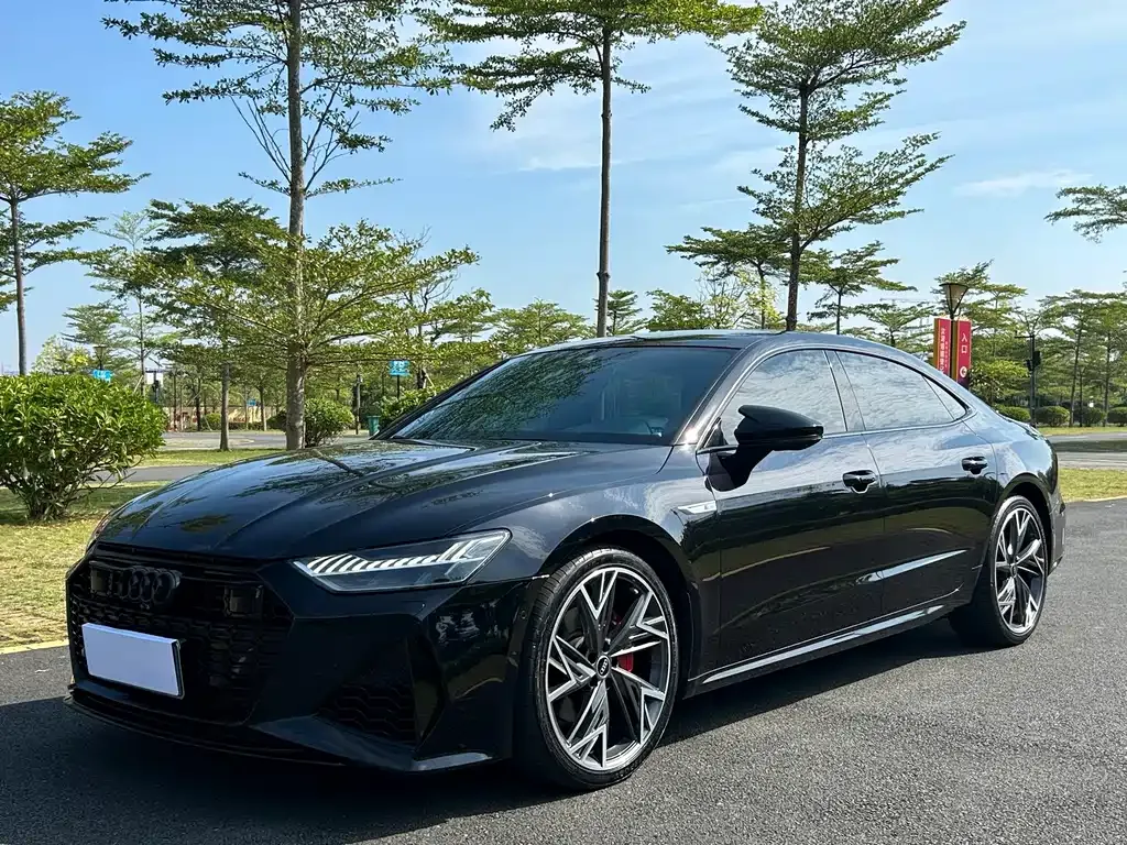 Audi A7L — фото 1