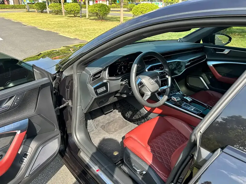 Audi A7L — фото 6