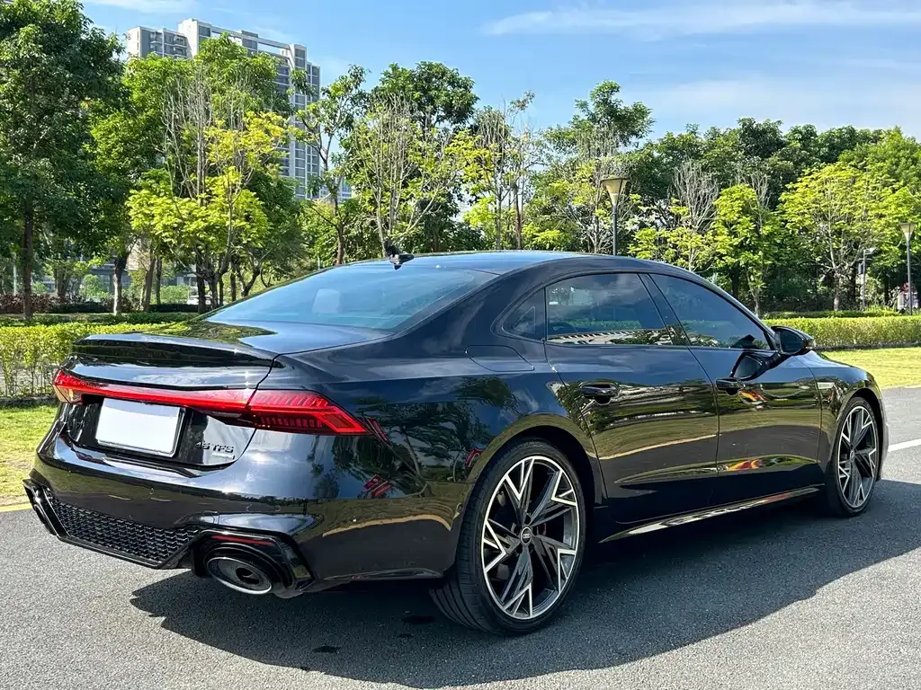 Audi A7L — фото 7