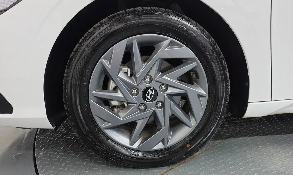 Hyundai AVANTE — фото 8