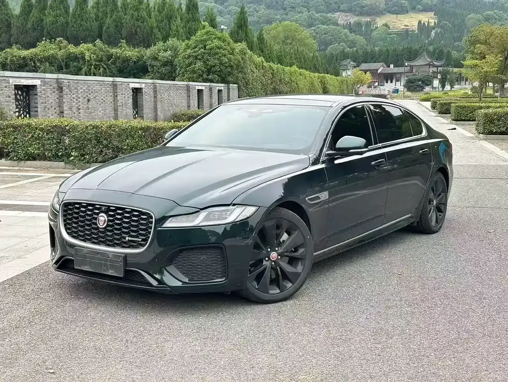 Jaguar XFL — фото 1