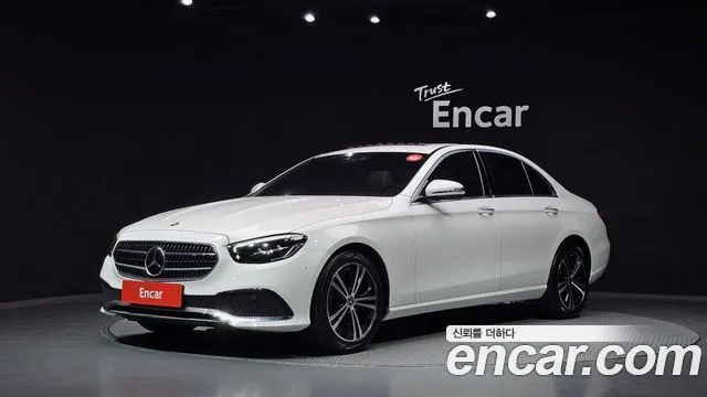 Mercedes-Benz E-Class — фото 1
