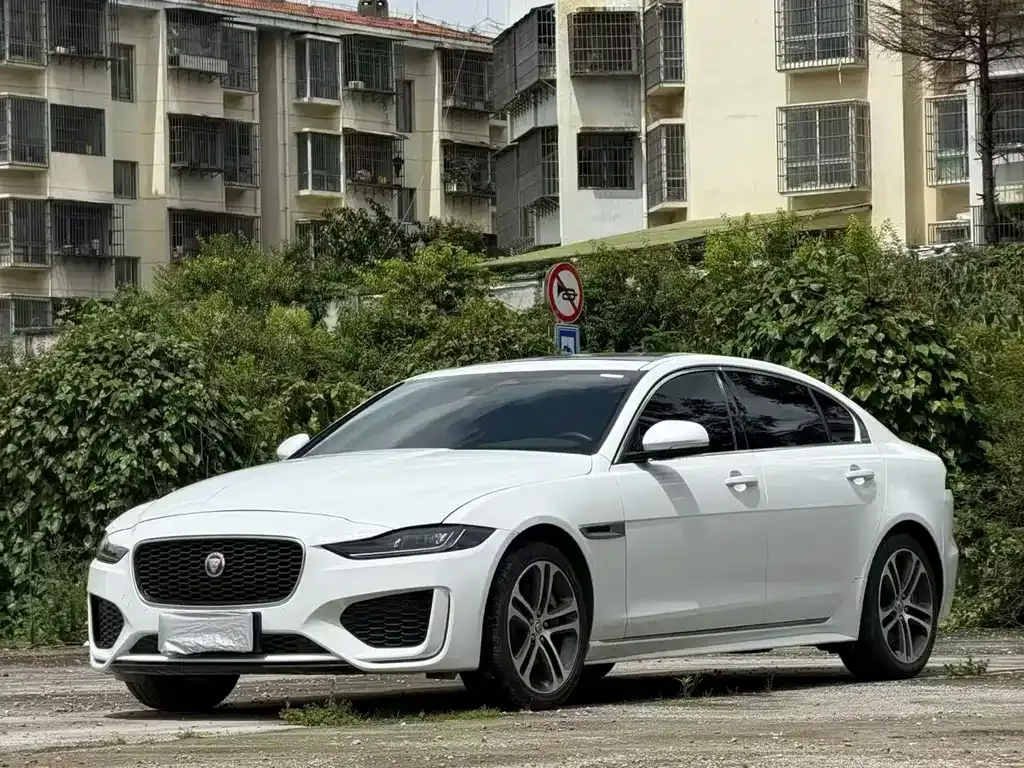 Jaguar XEL — фото 1