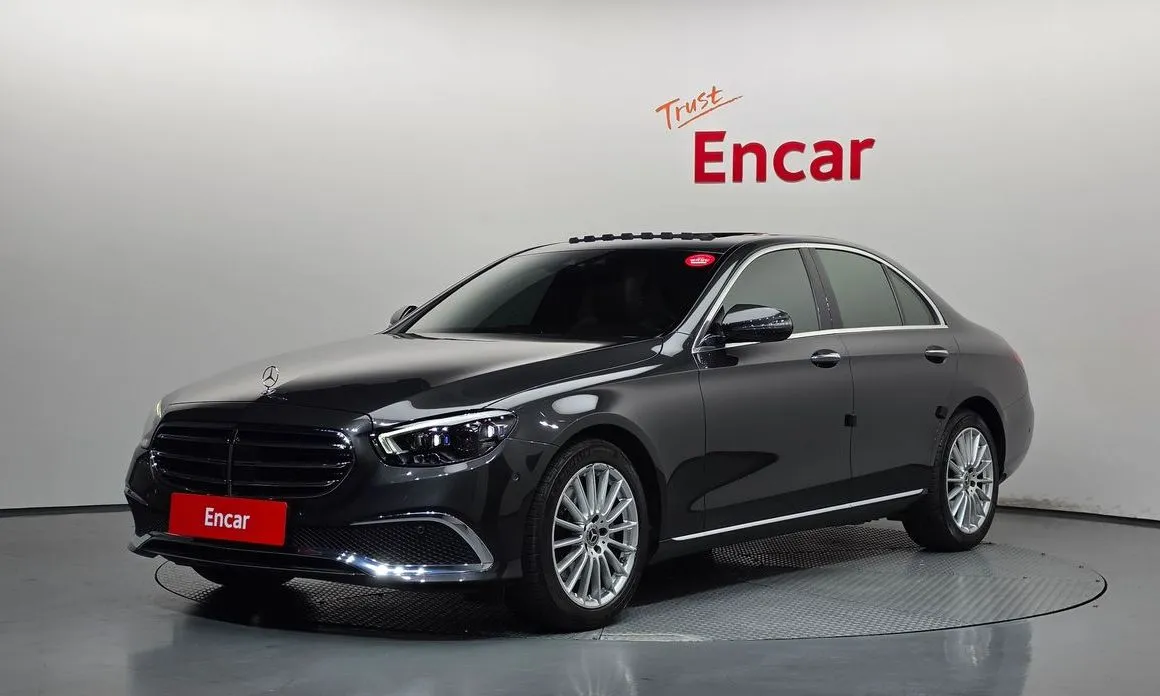 Mercedes-Benz E-Class — фото 1