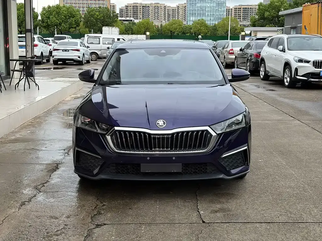 Skoda Octavia — фото 2