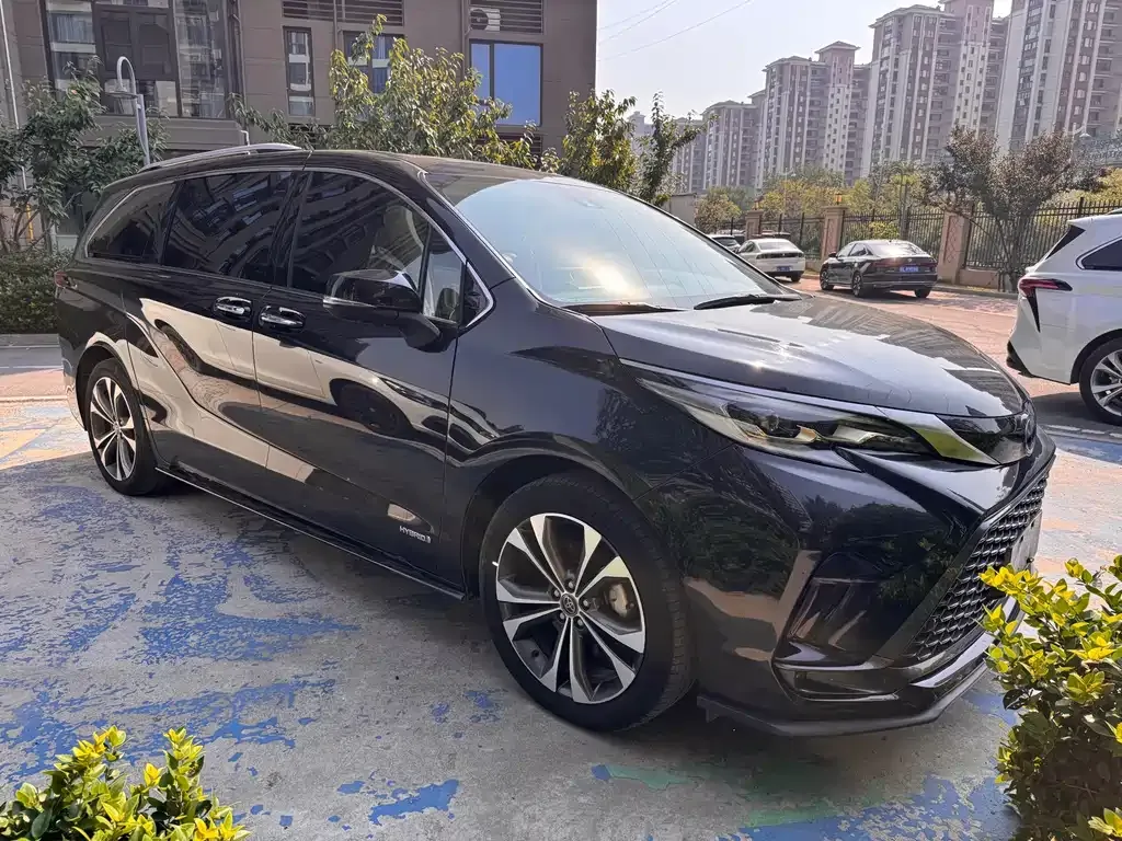 Toyota Granvia — фото 6