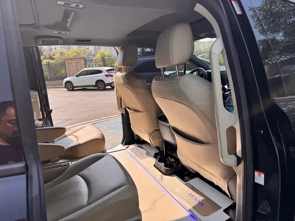 Toyota Granvia — фото 3