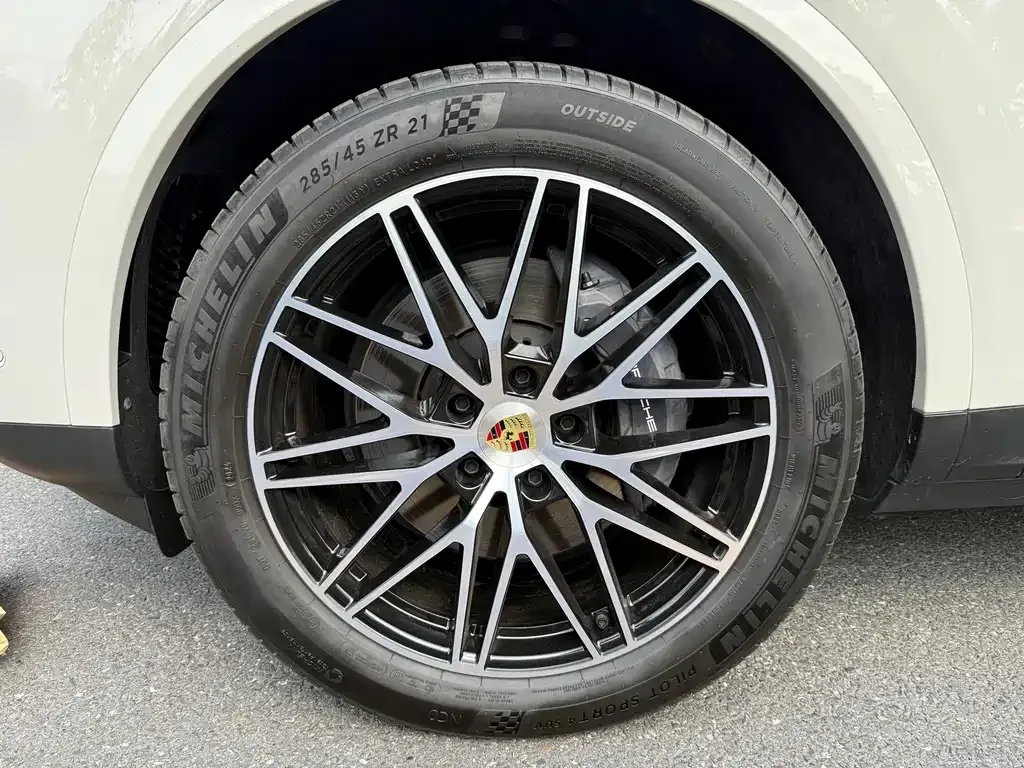 Porsche Cayenne — фото 10