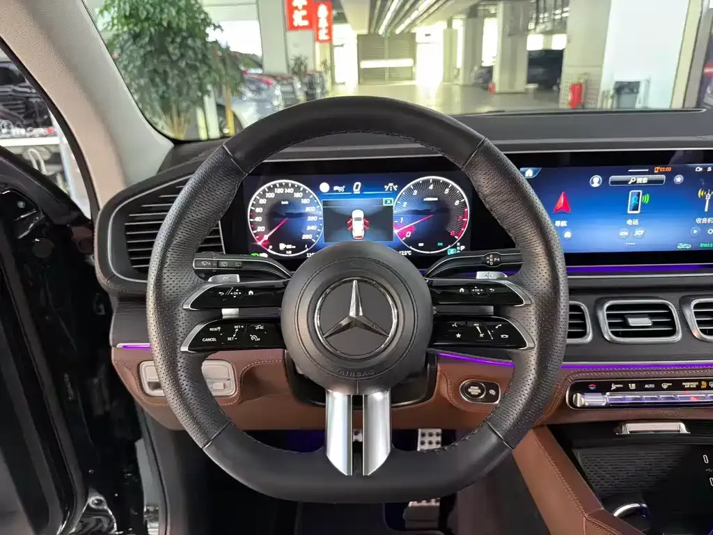 Mercedes-Benz GLS — фото 3