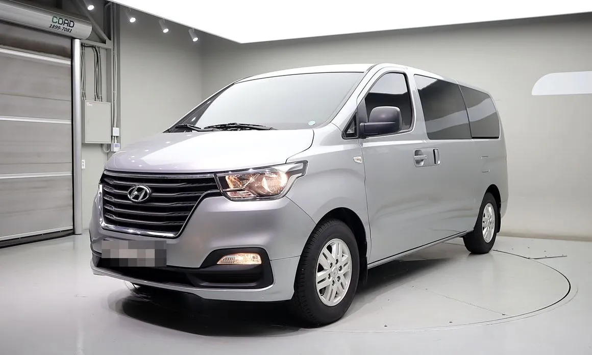 Hyundai Starex — фото 1