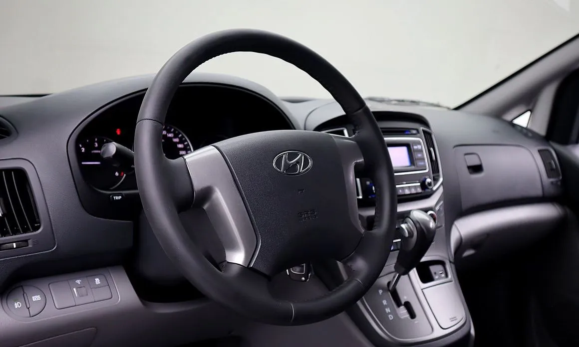 Hyundai Starex — фото 9