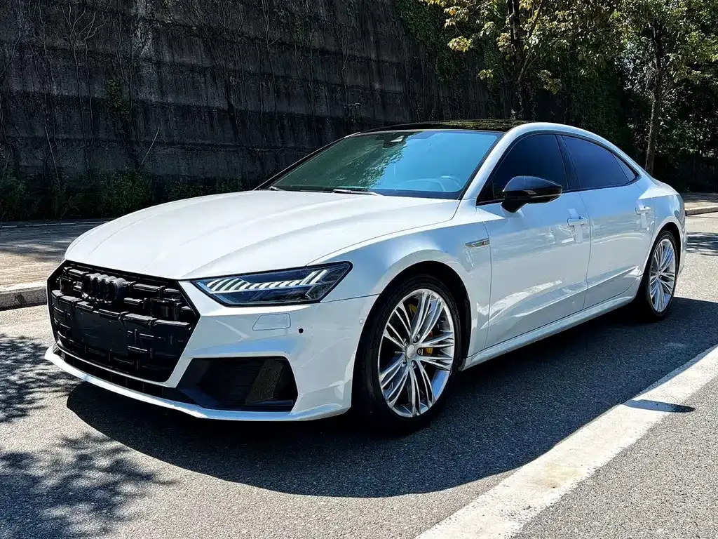 Audi A7L — фото 1