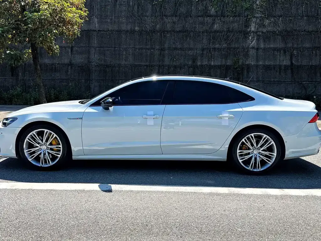 Audi A7L — фото 9