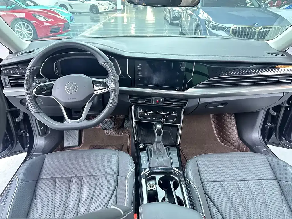 Volkswagen Passat — фото 10