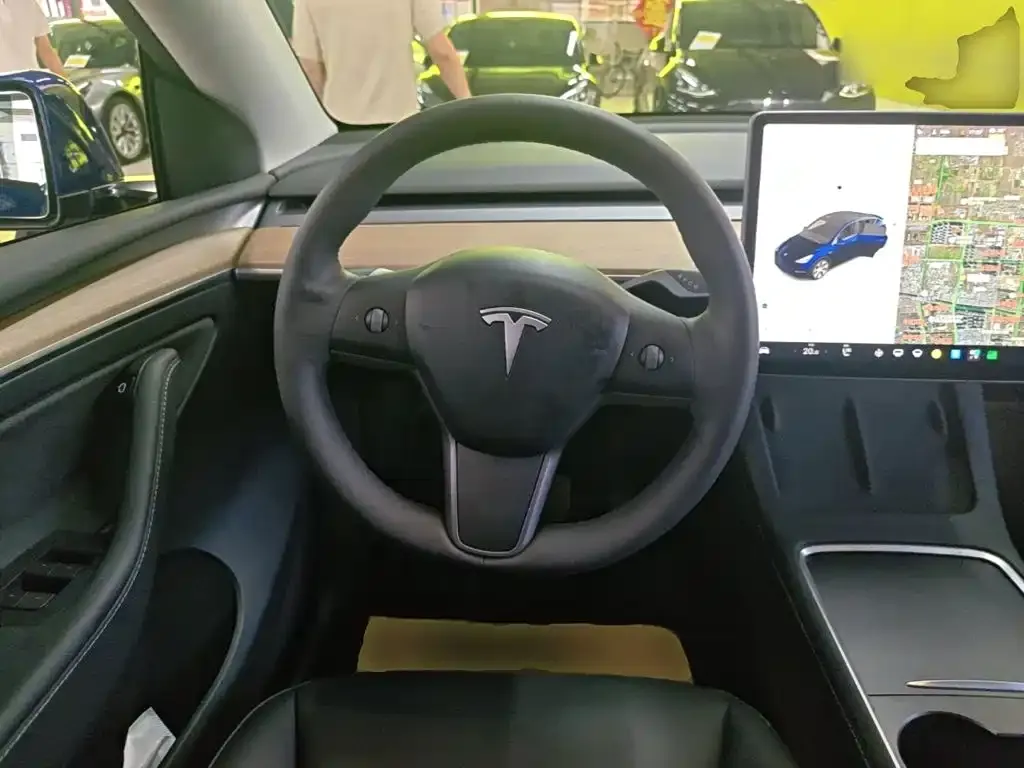 Tesla Model Y — фото 4