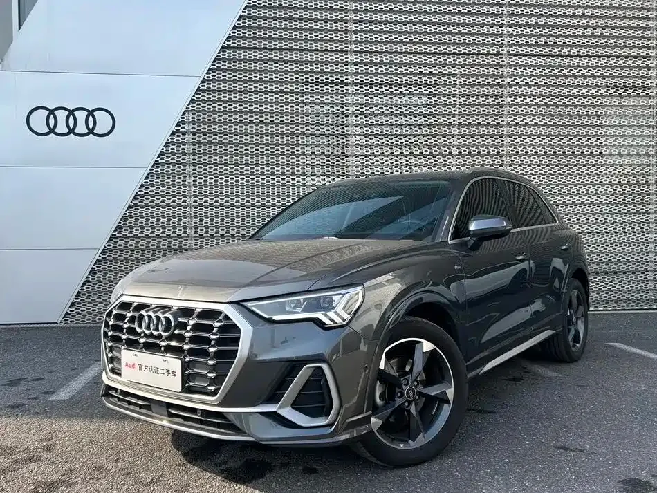 Audi Q3 — фото 1