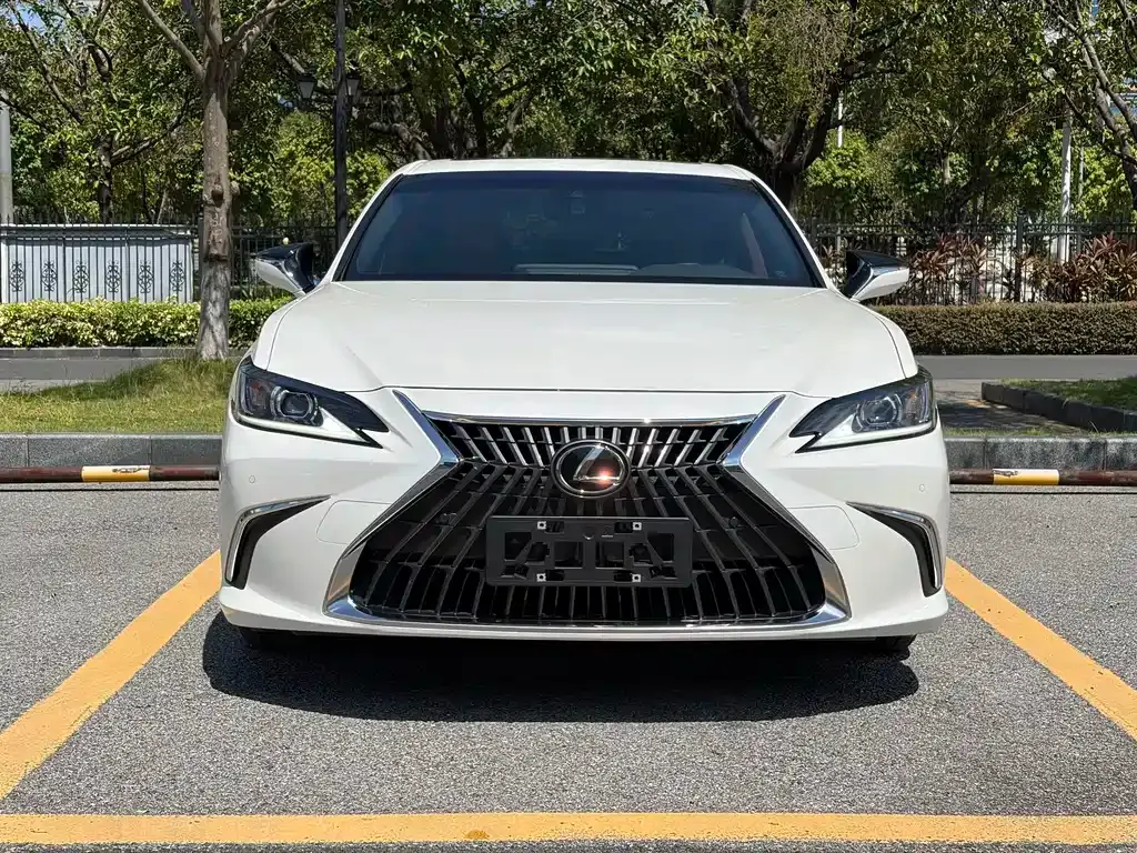 Lexus ES — фото 2