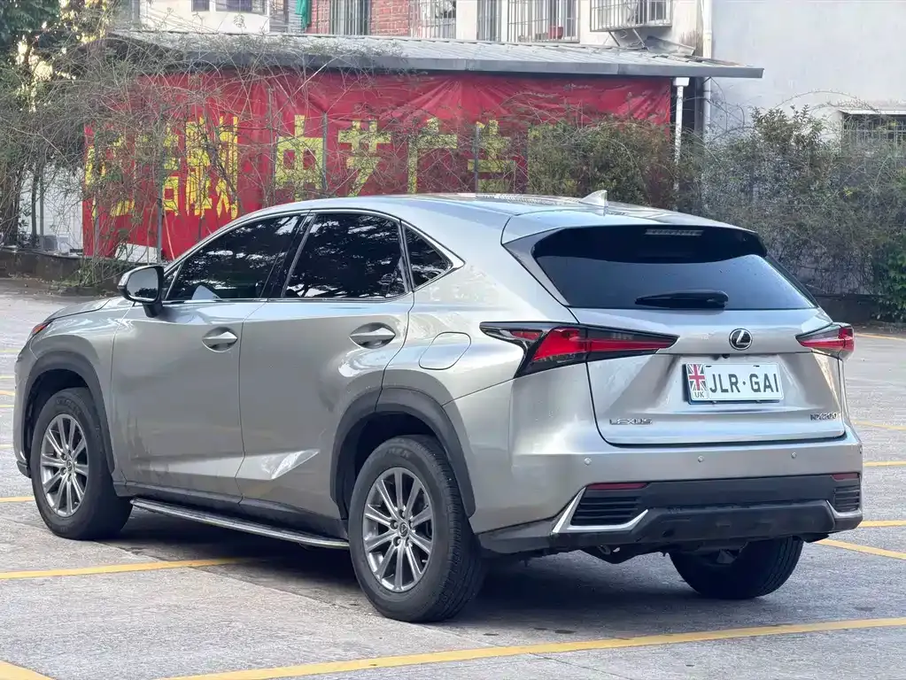 Lexus NX — фото 4