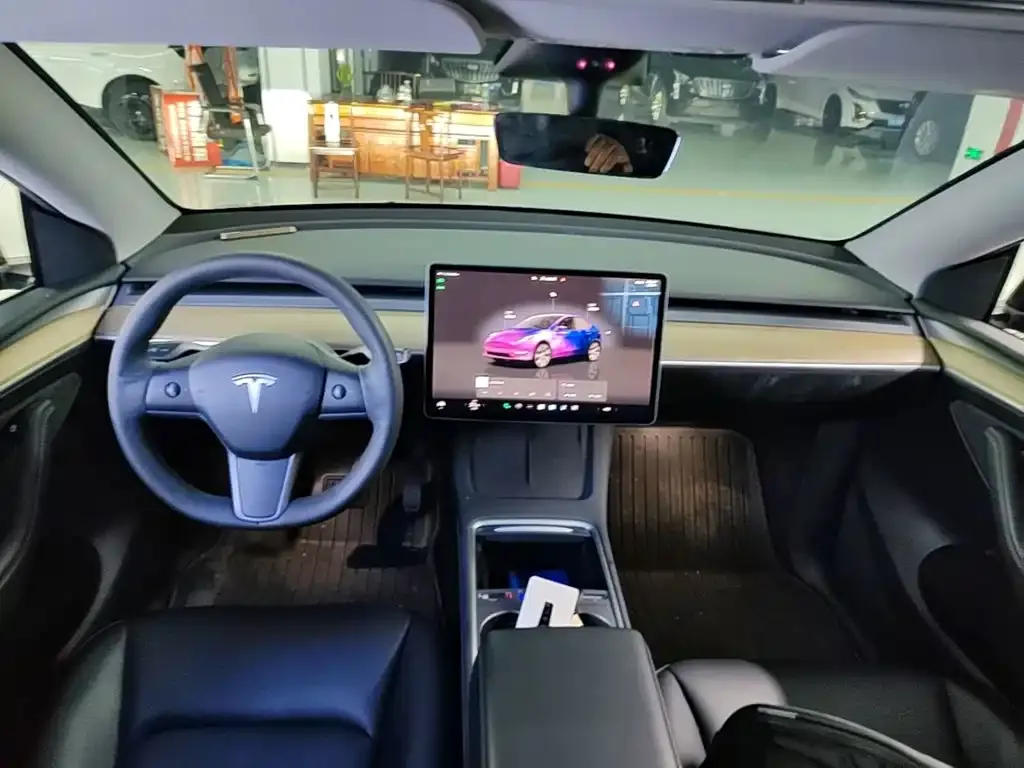 Tesla Model Y — фото 4