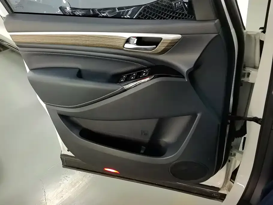 GAC Motor Trumpchi M8 — фото 10
